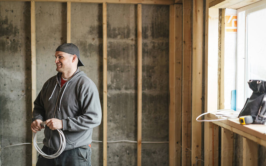 Guide reev pour les professionnels de l’électricité : savoir-faire pratique pour une infrastructure énergétique et de recharge intelligente